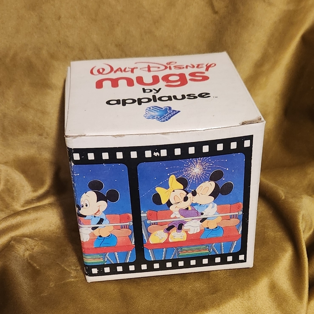 Mickey & Minnie Mug "The fireworks never end." By Applause 1989